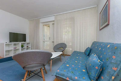Ferienwohnung mit Garten und Klimaanlage