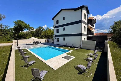 Ferienwohnung mit Pool zur gemeinsamen