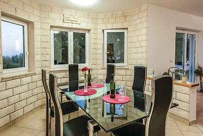 Charmante Villa Ezgeta in Kaštel Novi mit eig