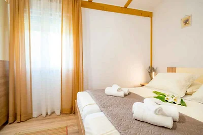Ferienhaus mit Pool und Klimaanlage