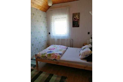Ferienwohnung in ruhiger Lage mit Wanderweg i