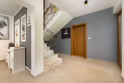 Villa Luxusvilla mit Pool