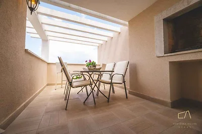 Ferienwohnung mit Balkon, Klimaanlage und