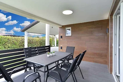 Ferienhaus mit Terrasse und Klimaanlage