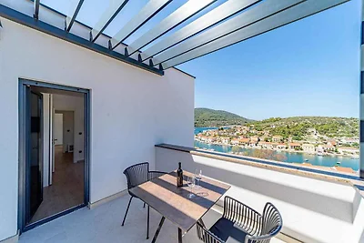 Villa mit Pool und Meerblick