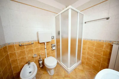 Ferienwohnung mit Balkon oder Garten und Pool