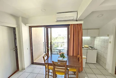 Ferienwohnung mit Garten und Klimaanlage