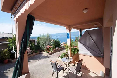 Studio mit Terrasse und schönen Meerblick