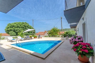 Ferienwohnung mit Klimaanlage und Aussenpool