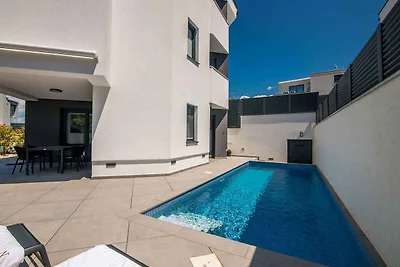 Ferienwohnung mit Pool und Klimaanlage