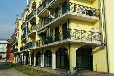 Studio mit Klimaanlage und Balkon