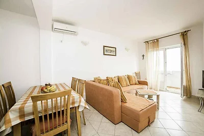 Ferienwohnung mit Klimaanlage und Pool