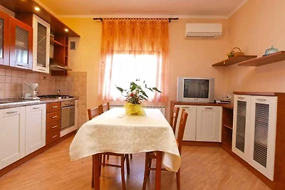 Ferienwohnung mit Terrasse und Klimaanlage