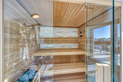 Villa mit Aussenpool