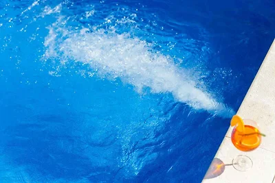 Ferienhaus mit Aussenpool und Terrasse