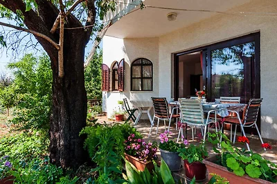 Charmante Ferienunterkunft Lidija in Sukošan 