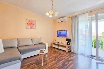 Ferienwohnung mit Terrasse und Garten