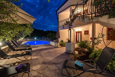 Ferienwohnung mit Meerblick und Pool