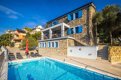 Villa mit Pool und Meerblick