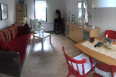 Ferienhaus mit Balkon, Terrasse und Garten