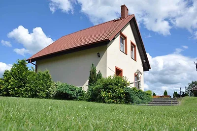 Ferienhaus 300 m vom See, 30 km von der Ostse