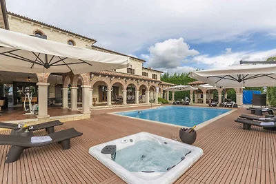 Villa mit toller Ausstattung, Meerblick, Pool