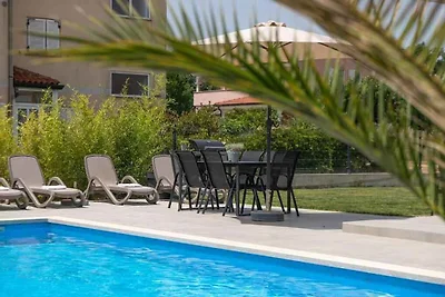 Ferienhaus mit Pool
