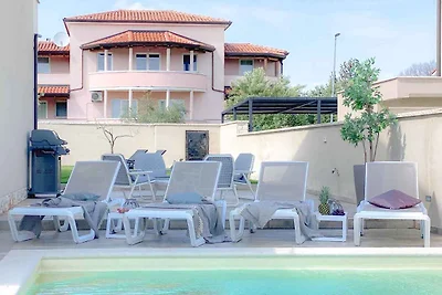 Ferienhaus mit Pool