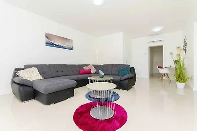 Ferienwohnung mit Klimaanlage und Pool