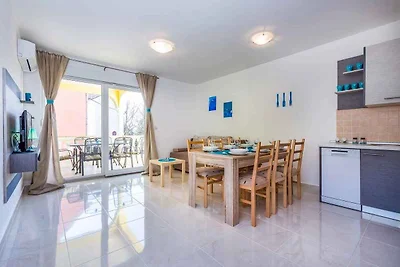 Ferienwohnung mit Klimaanlage und Pool