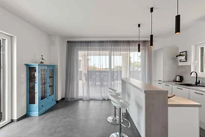 Villa mit Pool und Klimaanlage