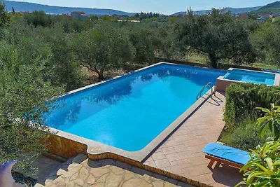 Villa mit Klimaanlage und Pool