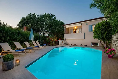 Charmantes Ferienhaus Lidija mit privatem Poo