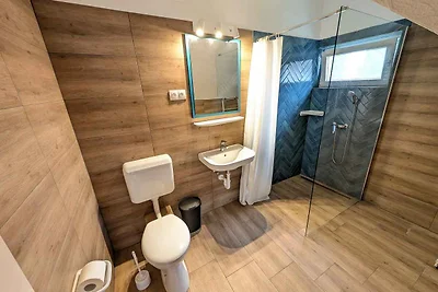 Ferienwohnung mit Klimaanlage und Wifi in der