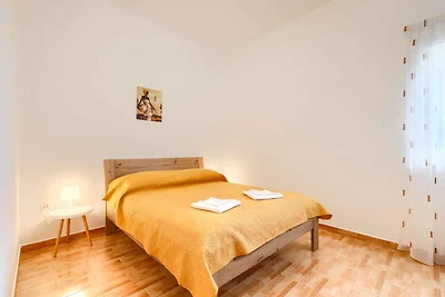 Ferienwohnung mit Klimaanlage und Balkon