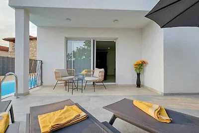 Ferienhaus auf zwei Etagen mit Garten und
