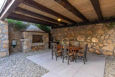 Ferienhaus mit Swimmingpool und Grillterrasse