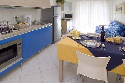 Hotelapartment mit Klimaanlage und Balkon