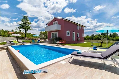 Villa mit Klimaanlage und Pool