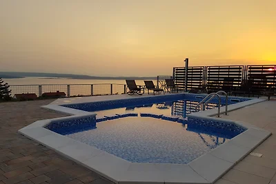 Ferienhaus mit 10 Schlafzimmern, Meerblick un