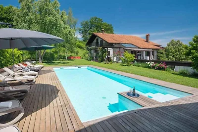 Villa mit beheiztem Pool und Klimaanlage