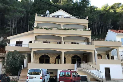 apartman za odmor Obiteljski odmor Zastražišće