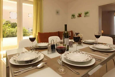 Ferienwohnung mit Terrasse und Klimaanlage