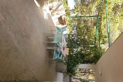 Ferienhaus liegt am Meer auf einer Insel