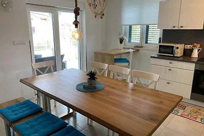 Ferienwohnung mit Klimaanlage und Balkon