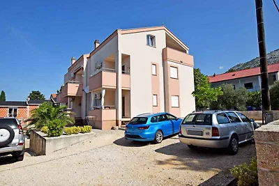Studio mit Klimaanlage und Balkon