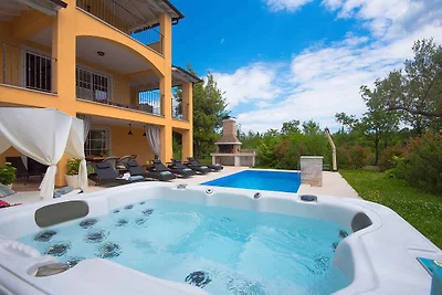 Villa mit Klimaanlage und Pool