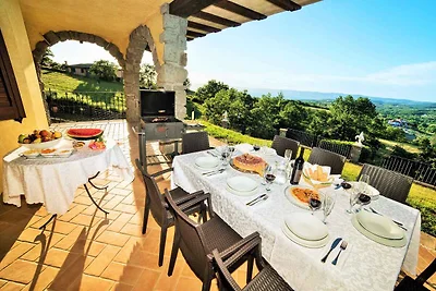 Villa mit Whirlpool und Aussenpool