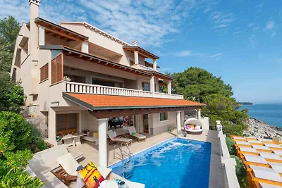 Ferienhaus mit Klimaanlage und Aussenpool