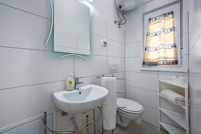 Ferienwohnung mit Garten und Klimaanlage